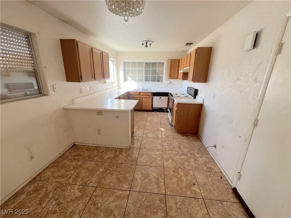 2228 Saint Paul, Las Vegas, NV 89104