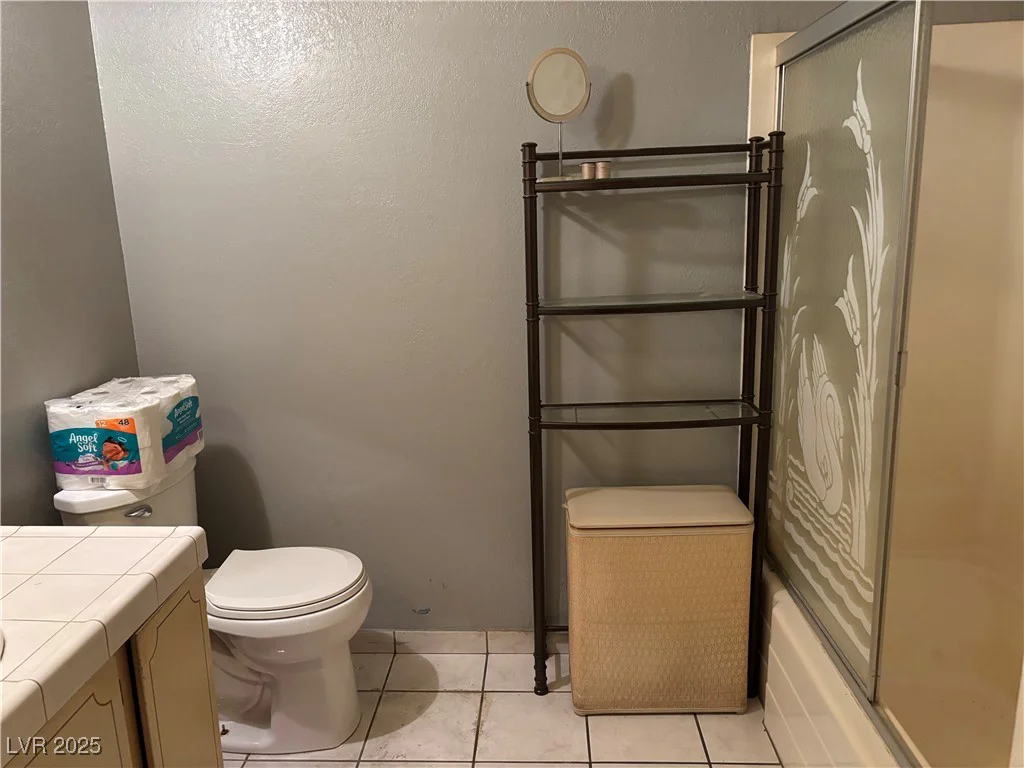 2425 Paradise Village, Las Vegas, NV 89120