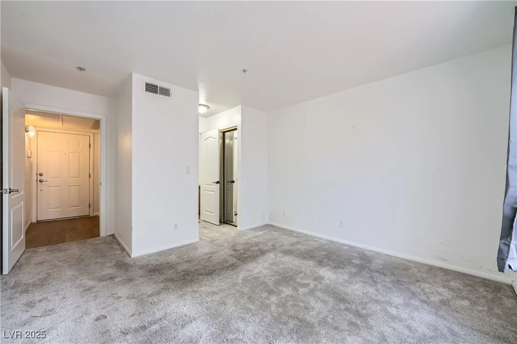 2110 Sealion, Las Vegas, NV 89128