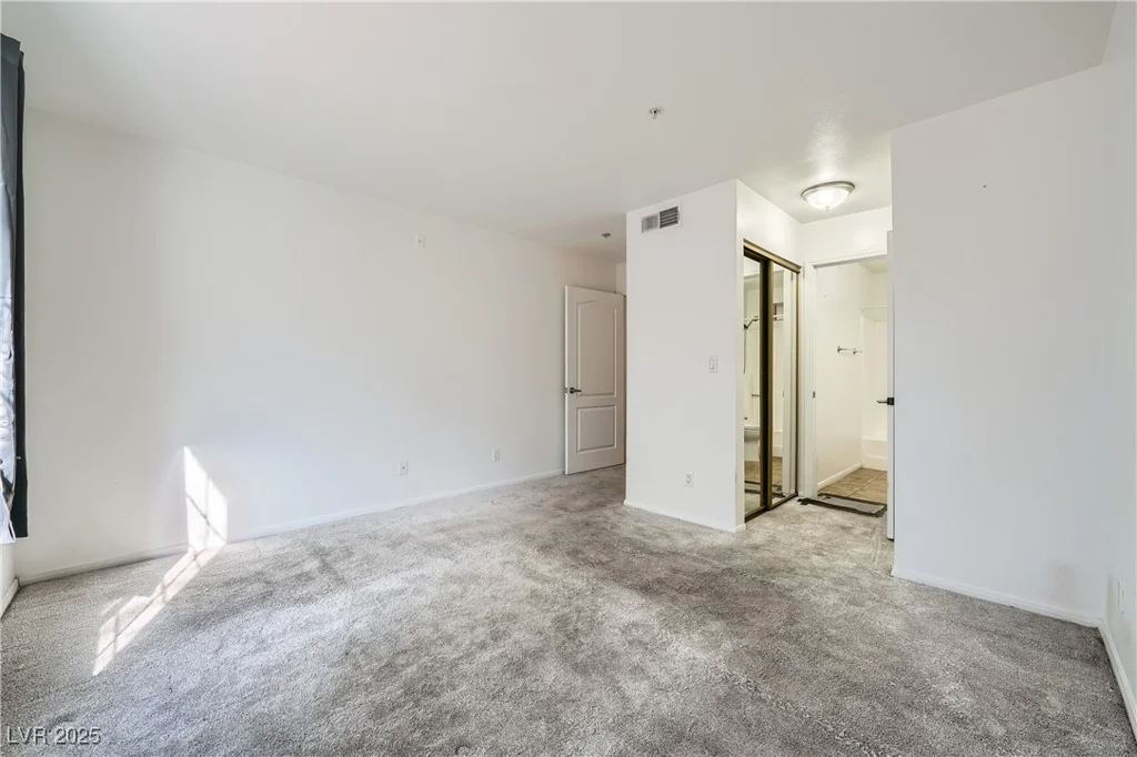 2110 Sealion, Las Vegas, NV 89128