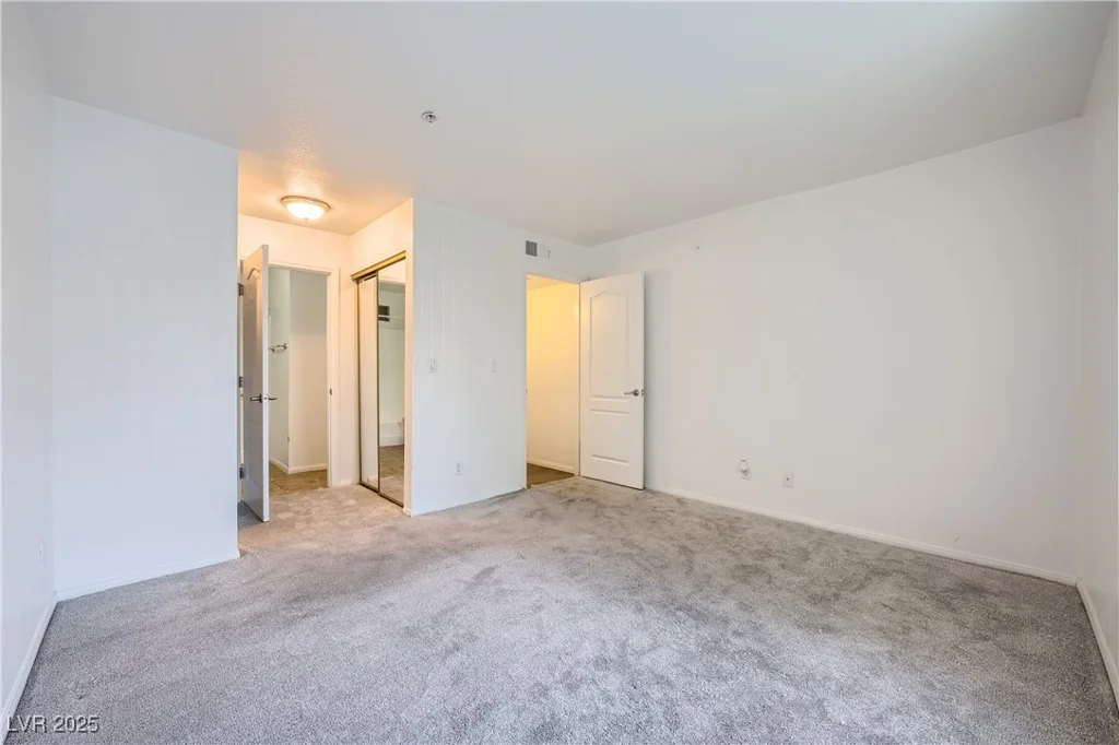 2110 Sealion, Las Vegas, NV 89128