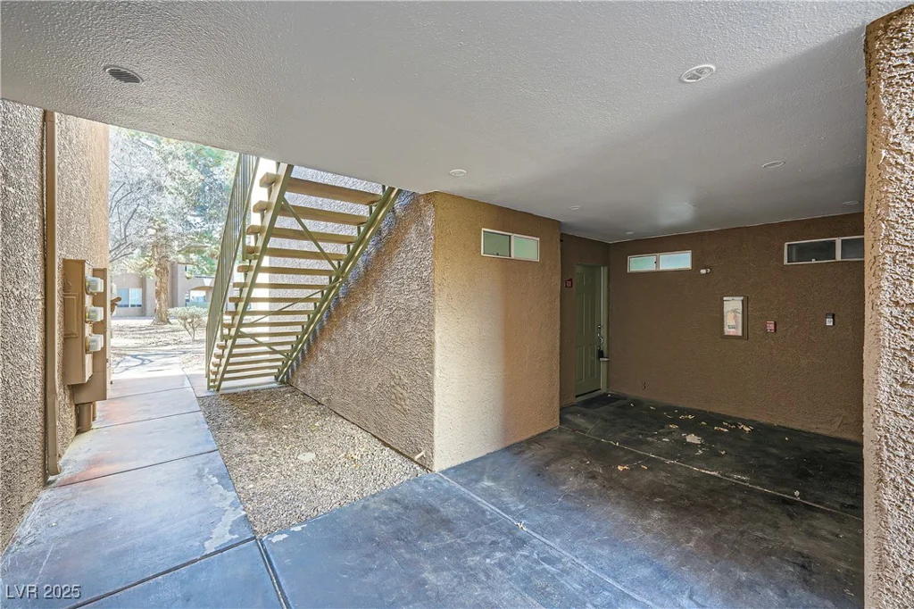 2110 Sealion, Las Vegas, NV 89128