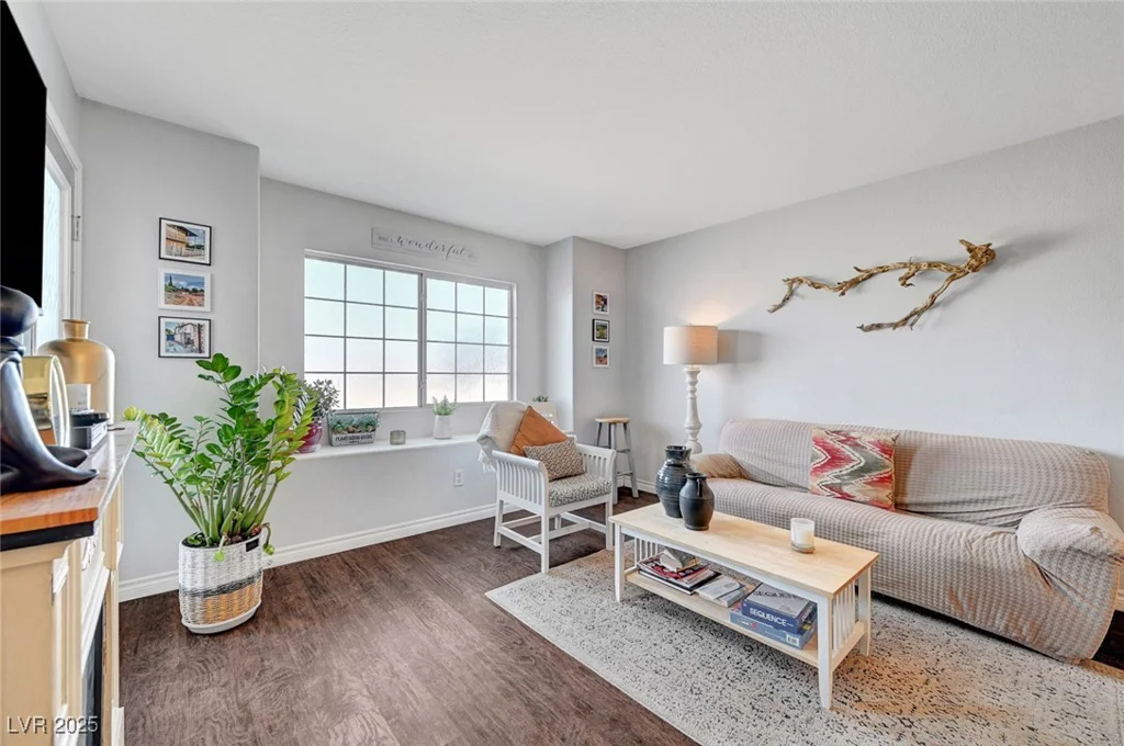 3125 Buffalo, Las Vegas, NV 89128