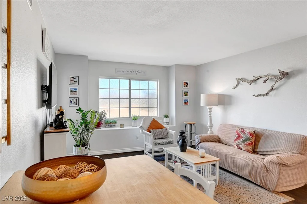 3125 Buffalo, Las Vegas, NV 89128