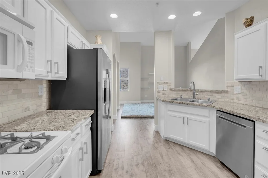 3975 Hualapai, Las Vegas, NV 89129