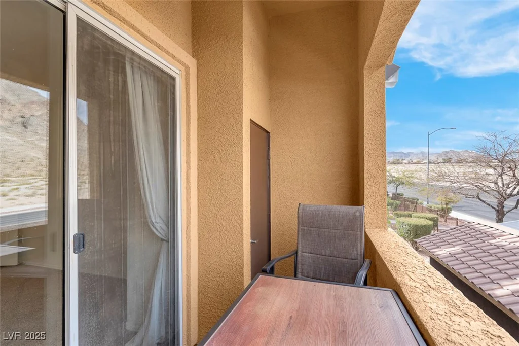 3975 Hualapai, Las Vegas, NV 89129