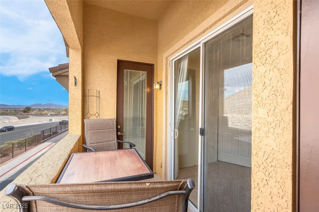 3975 Hualapai, Las Vegas, NV 89129