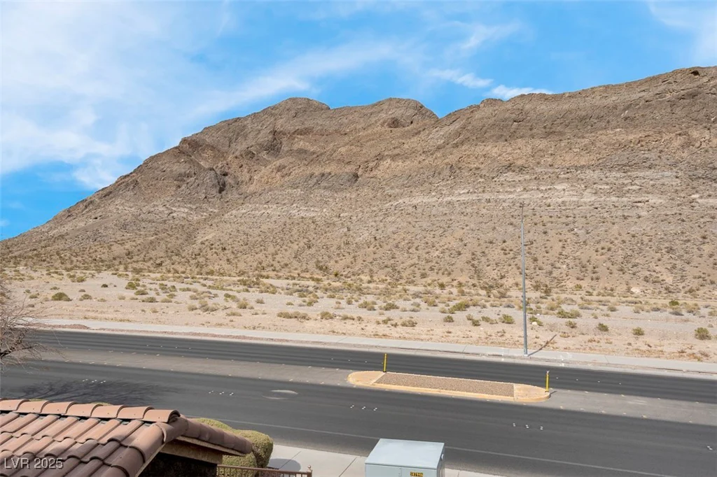 3975 Hualapai, Las Vegas, NV 89129