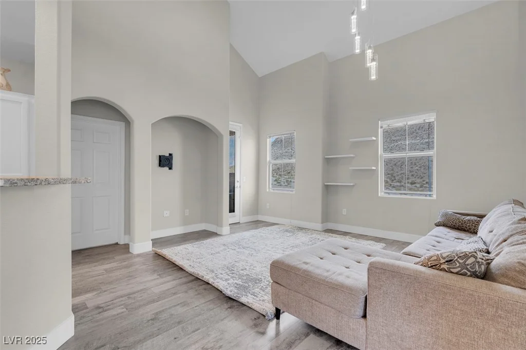 3975 Hualapai, Las Vegas, NV 89129