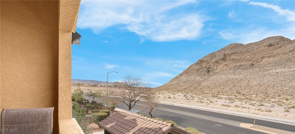 3975 Hualapai, Las Vegas, NV 89129