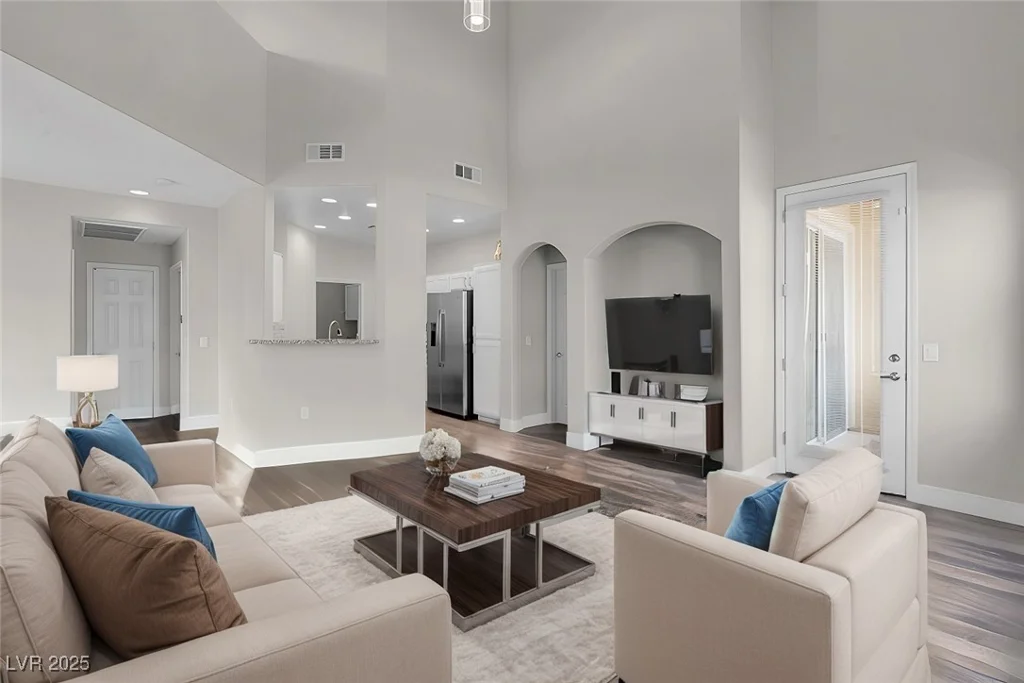 3975 Hualapai, Las Vegas, NV 89129
