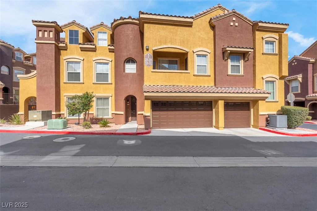 3975 Hualapai, Las Vegas, NV 89129