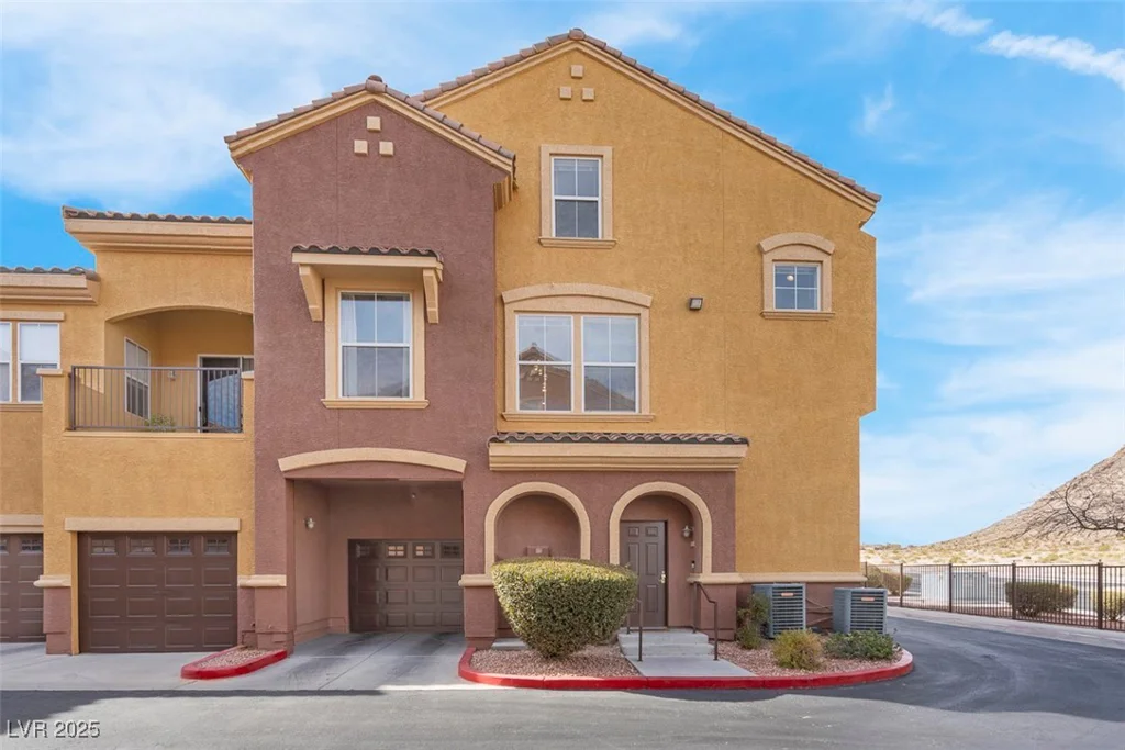 3975 Hualapai, Las Vegas, NV 89129