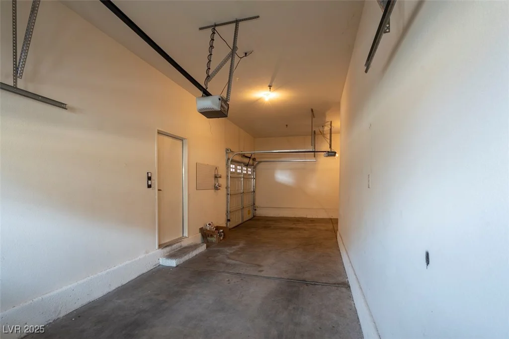 3975 Hualapai, Las Vegas, NV 89129