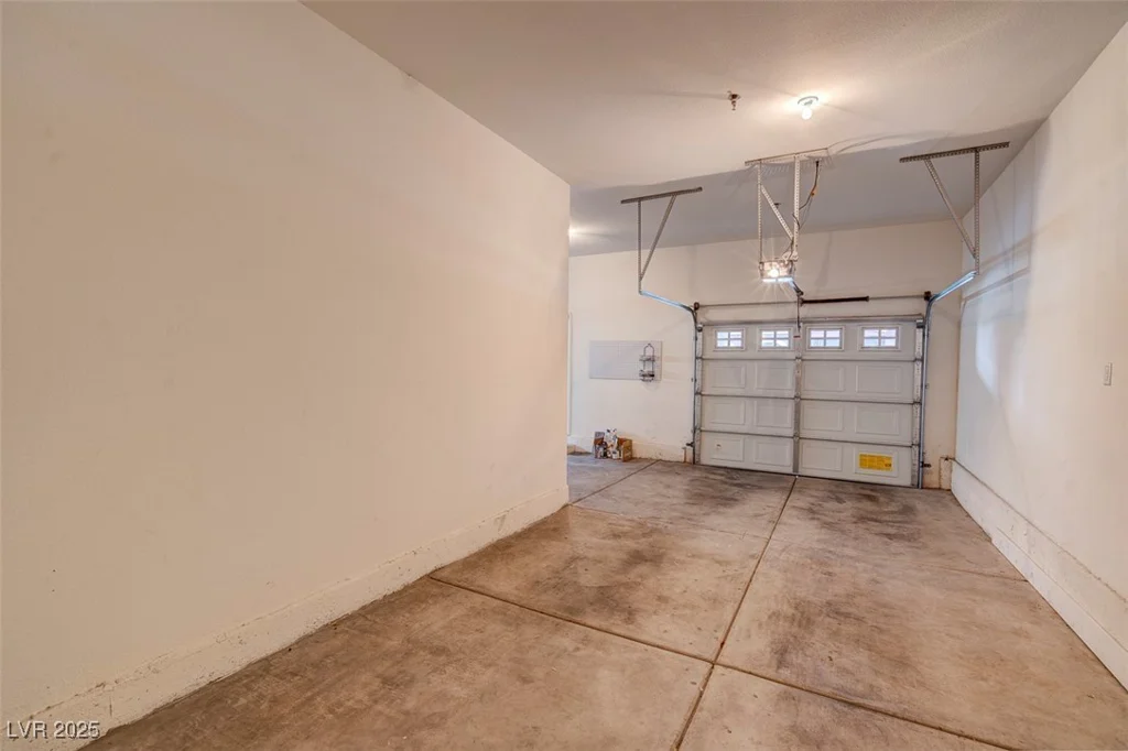 3975 Hualapai, Las Vegas, NV 89129