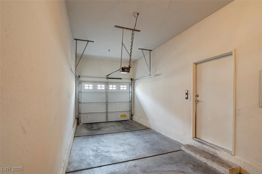 3975 Hualapai, Las Vegas, NV 89129