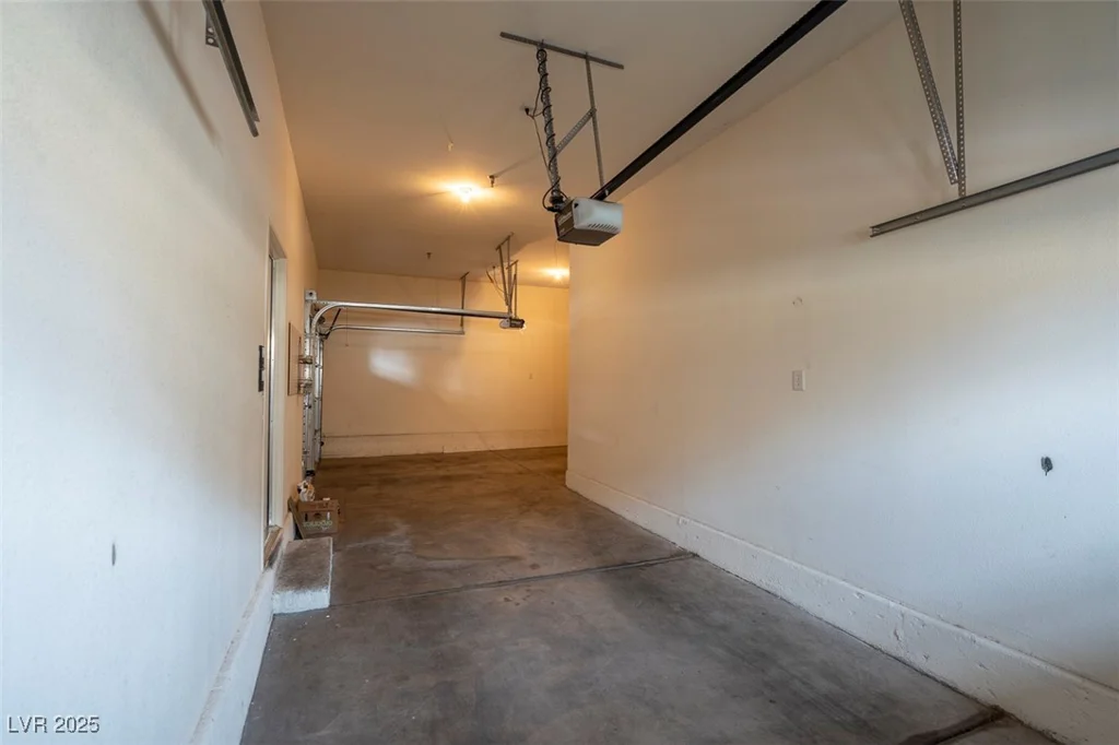 3975 Hualapai, Las Vegas, NV 89129