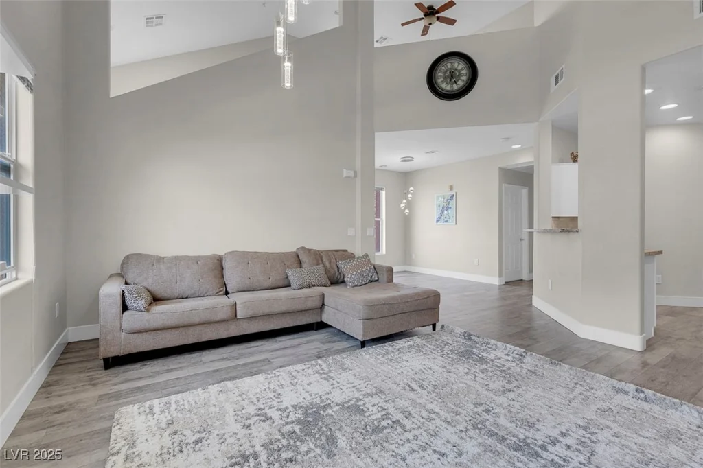 3975 Hualapai, Las Vegas, NV 89129