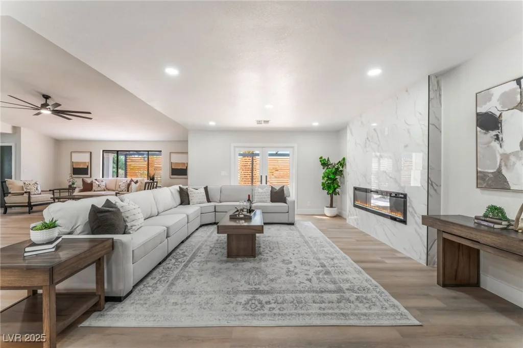 401 Lacy, Las Vegas, NV 89107