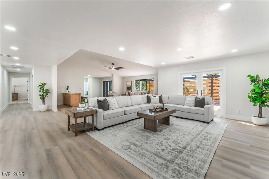 401 Lacy, Las Vegas, NV 89107
