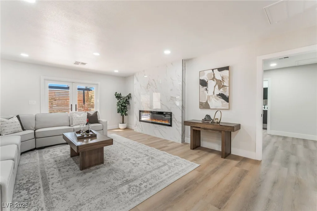 401 Lacy, Las Vegas, NV 89107