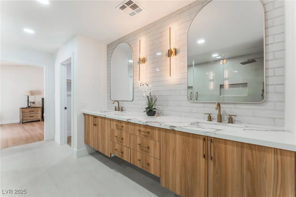 401 Lacy, Las Vegas, NV 89107