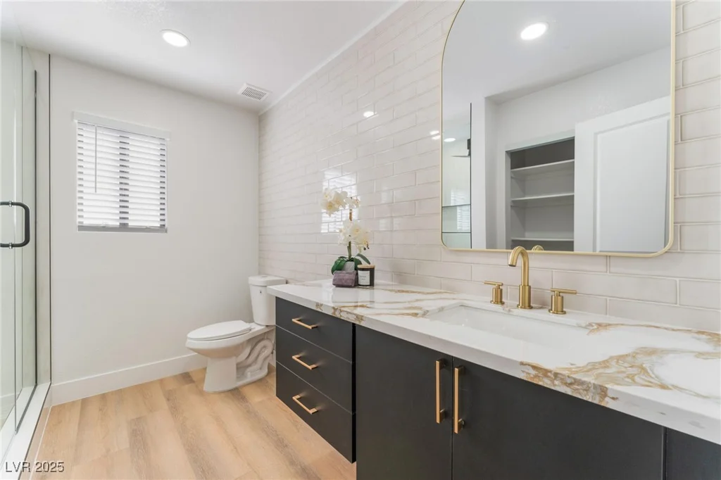 401 Lacy, Las Vegas, NV 89107