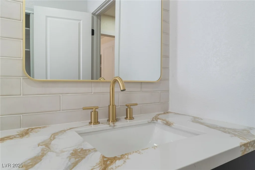 401 Lacy, Las Vegas, NV 89107
