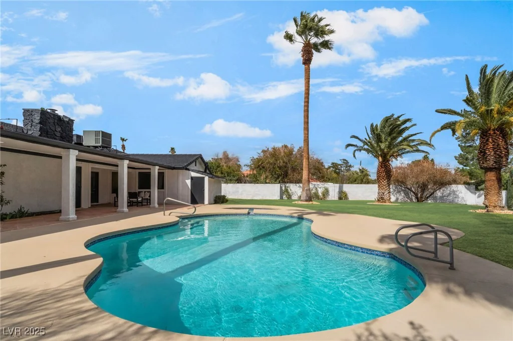 401 Lacy, Las Vegas, NV 89107