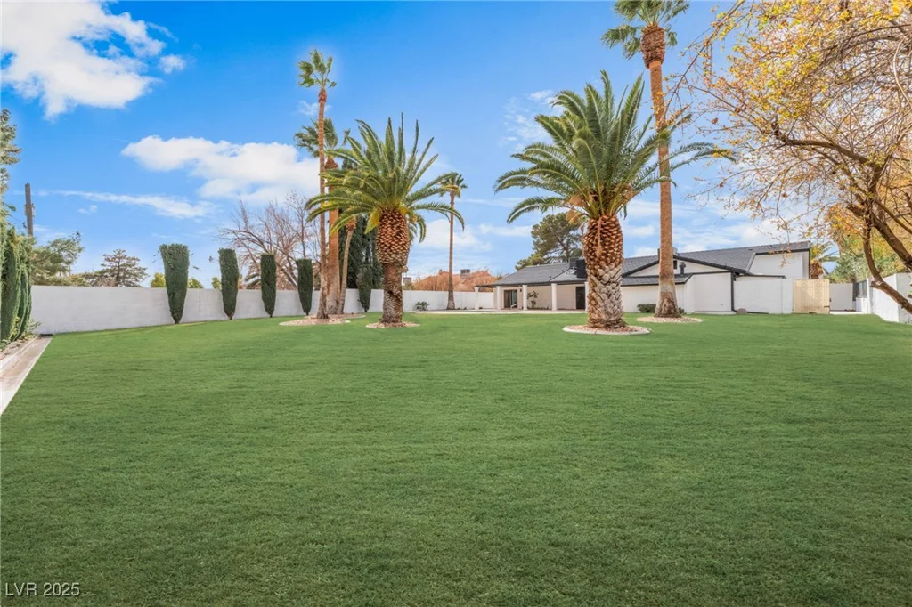 401 Lacy, Las Vegas, NV 89107