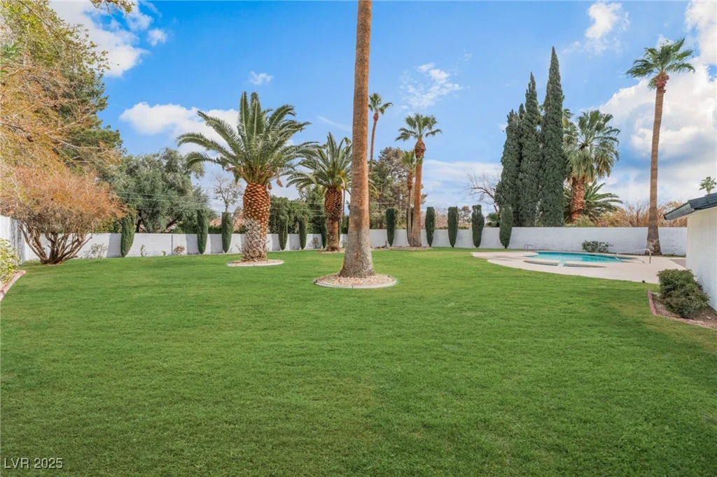 401 Lacy, Las Vegas, NV 89107