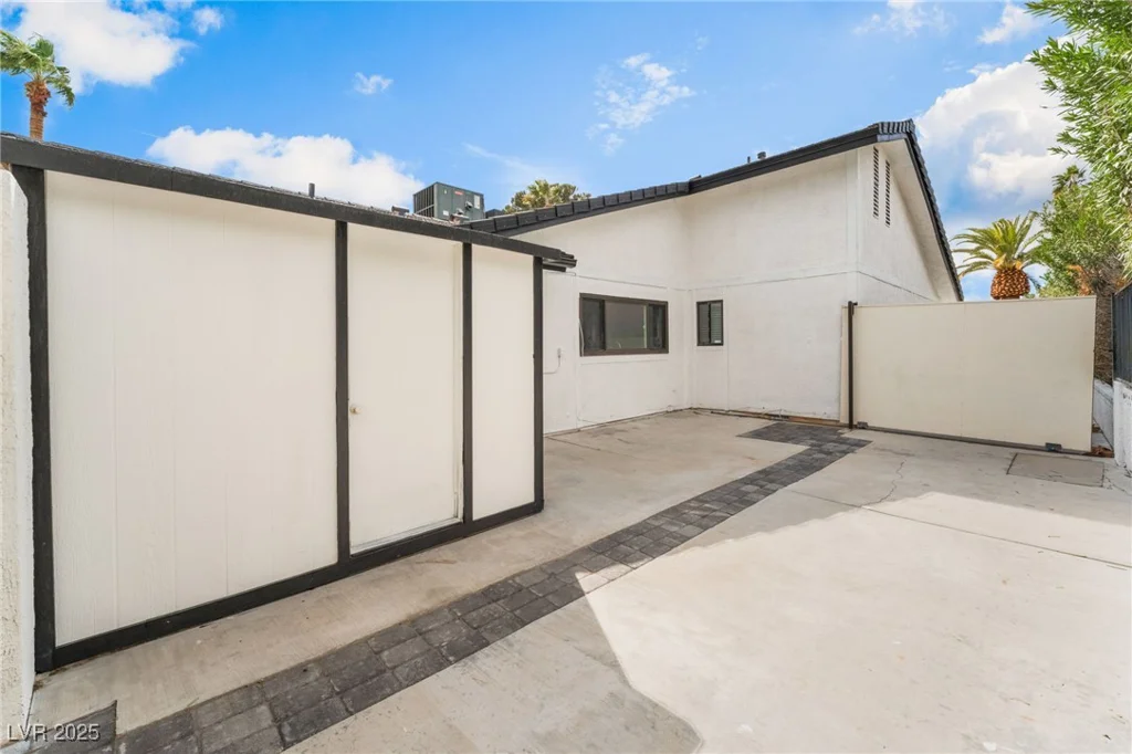 401 Lacy, Las Vegas, NV 89107