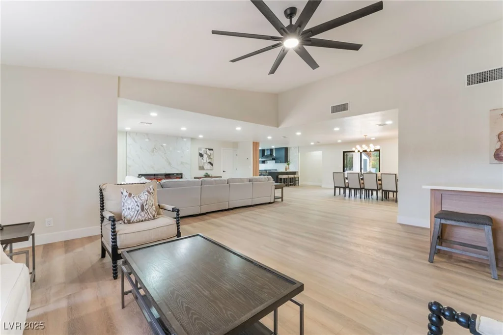 401 Lacy, Las Vegas, NV 89107