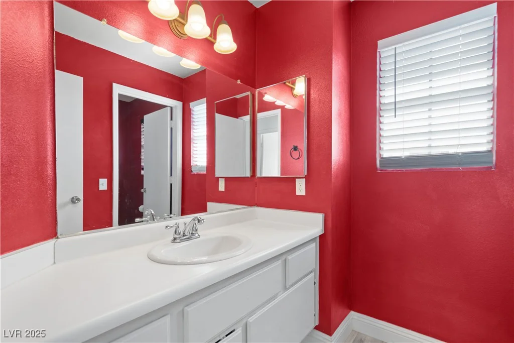 1892 Falcon Ridge, Las Vegas, NV 89142