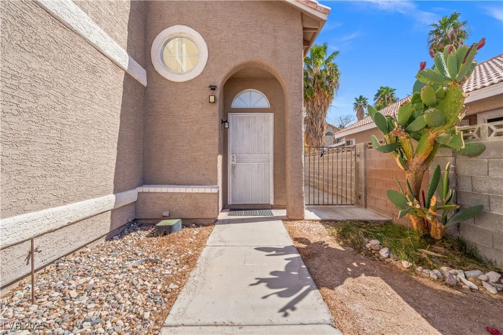 1892 Falcon Ridge, Las Vegas, NV 89142