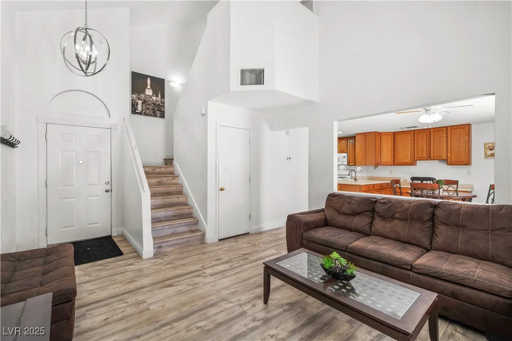 1892 Falcon Ridge, Las Vegas, NV 89142
