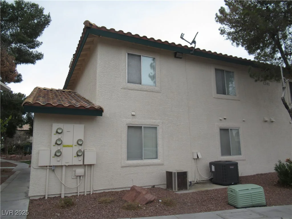 1341 Cinder Rock, Las Vegas, NV 89128