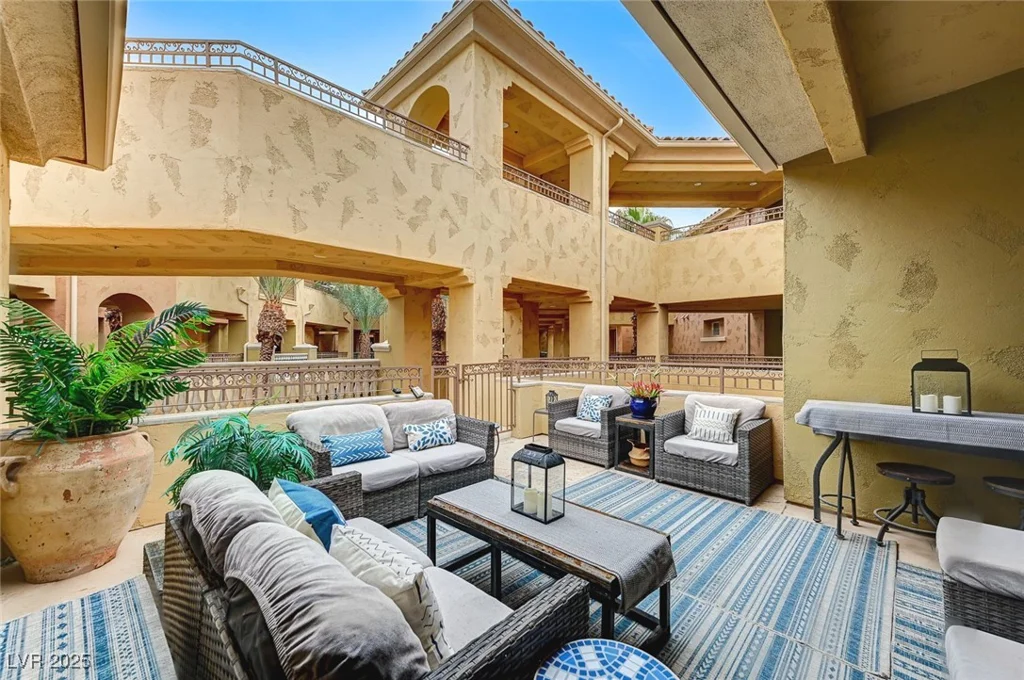 15 Via Mantova, Henderson, NV 89011