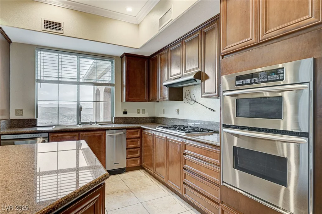 15 Via Mantova, Henderson, NV 89011
