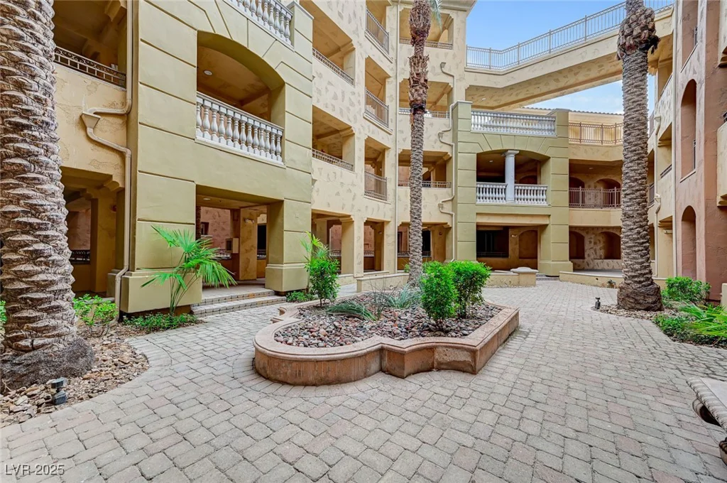 15 Via Mantova, Henderson, NV 89011