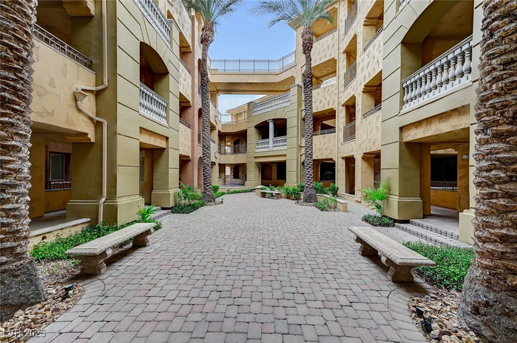 15 Via Mantova, Henderson, NV 89011