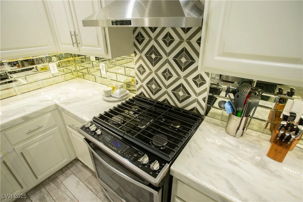 10323 Hardy Falls, Las Vegas, NV 89141