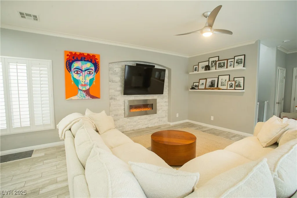10323 Hardy Falls, Las Vegas, NV 89141