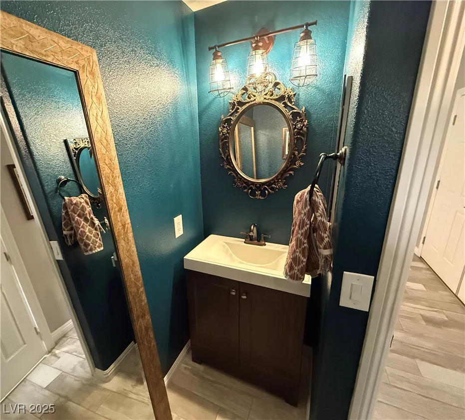 10323 Hardy Falls, Las Vegas, NV 89141