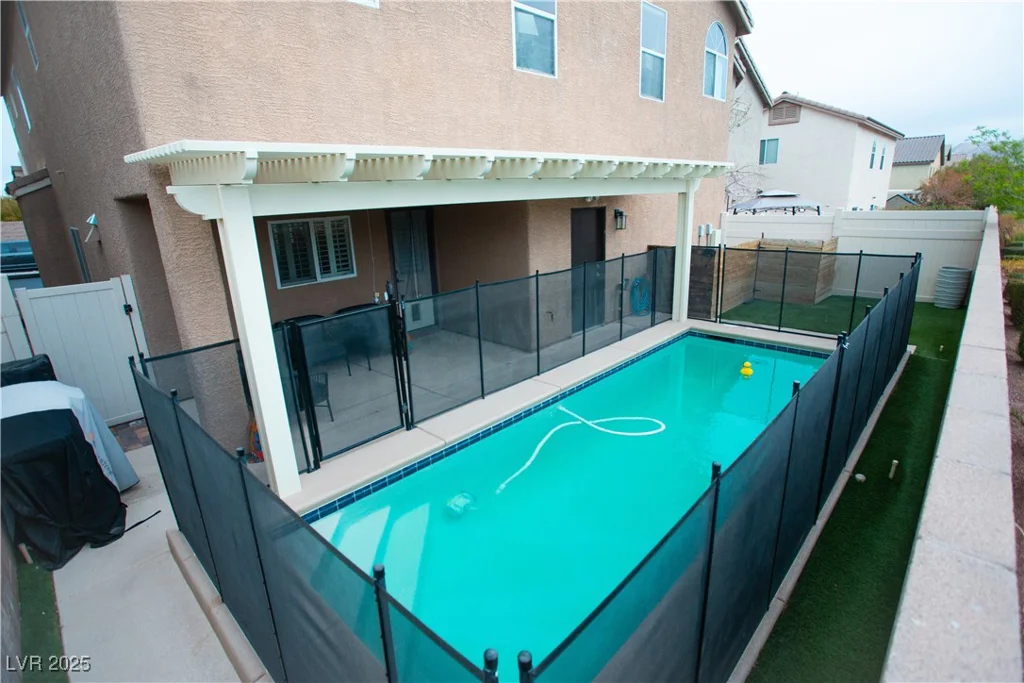 10323 Hardy Falls, Las Vegas, NV 89141