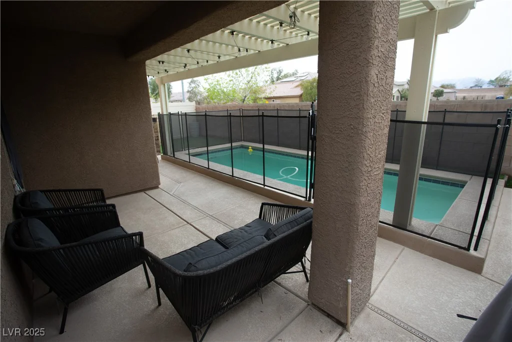 10323 Hardy Falls, Las Vegas, NV 89141