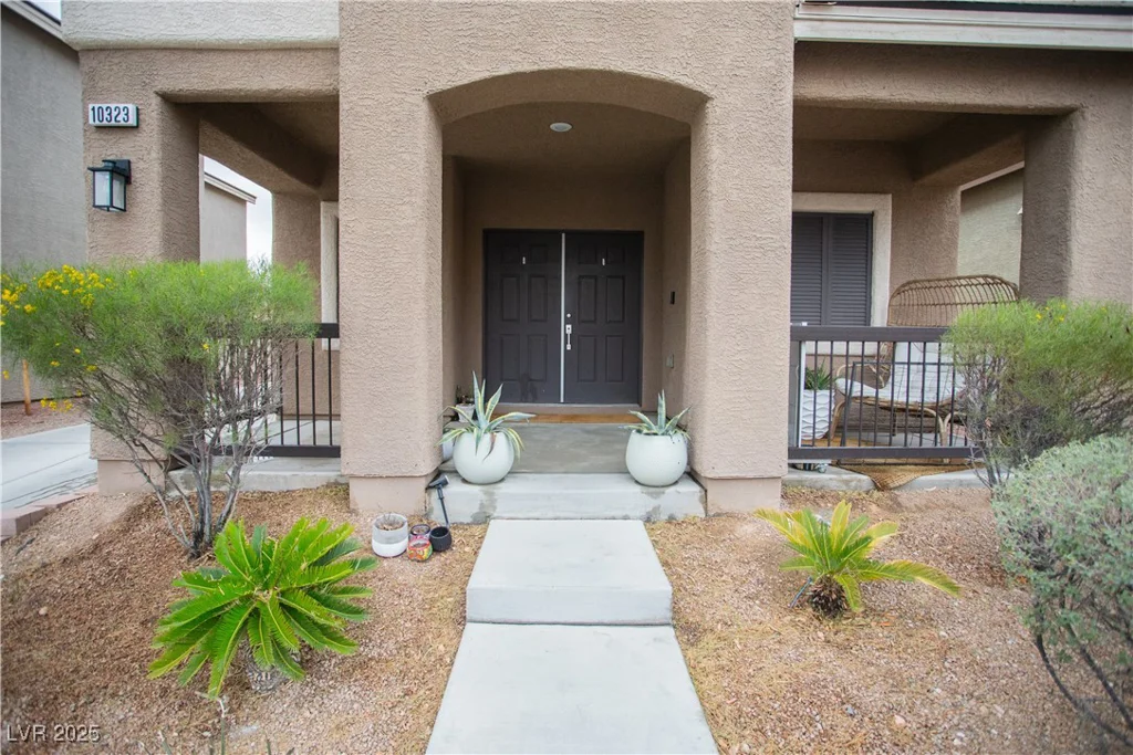 10323 Hardy Falls, Las Vegas, NV 89141