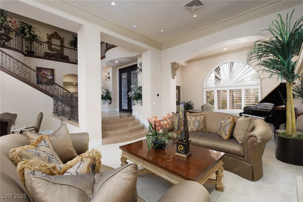 9000 Thornbury, Las Vegas, NV 89134