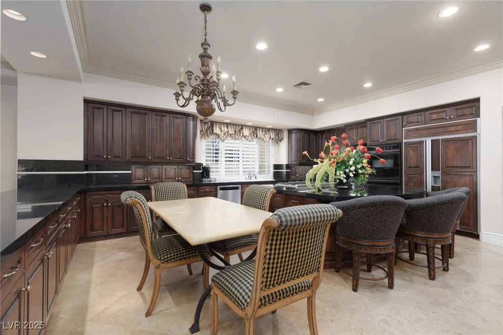 9000 Thornbury, Las Vegas, NV 89134