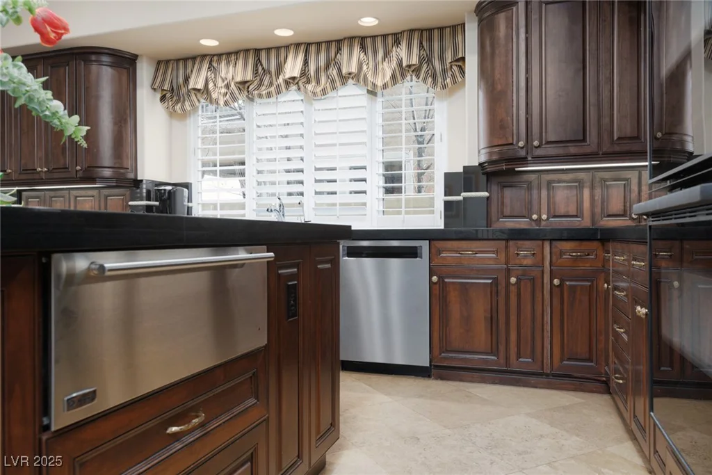 9000 Thornbury, Las Vegas, NV 89134